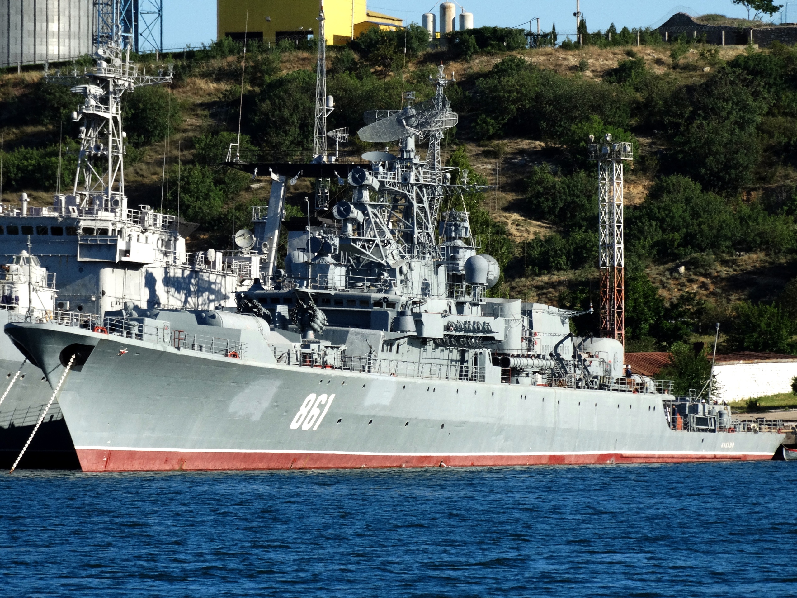 黑海舰队大量主力战舰云集,为何最高兴的却不是俄罗斯