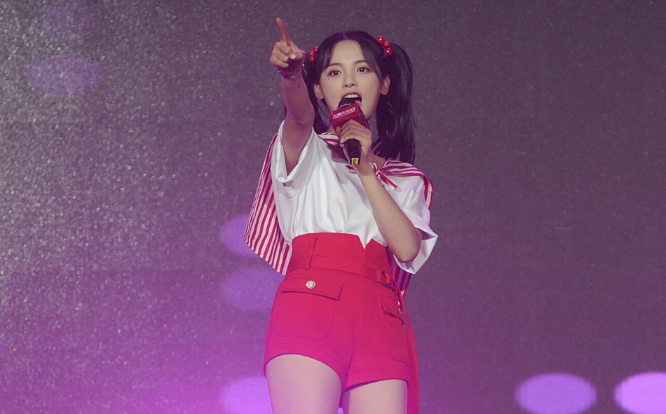 2019篮球世界杯助力大使 杨超越双马尾动感热舞 变身美少女战士