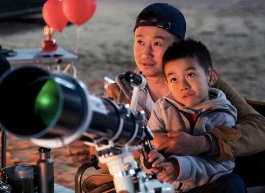 流浪地球刘启为什么没死?刘培强驾驶空间站撞击木星牺牲救下刘启