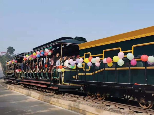 好神气!三门峡首家观光火车开通试运行