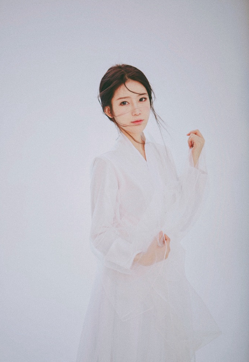 虎牙小熊要出写真了?这腿果然名不虚传,就差一个道具了!