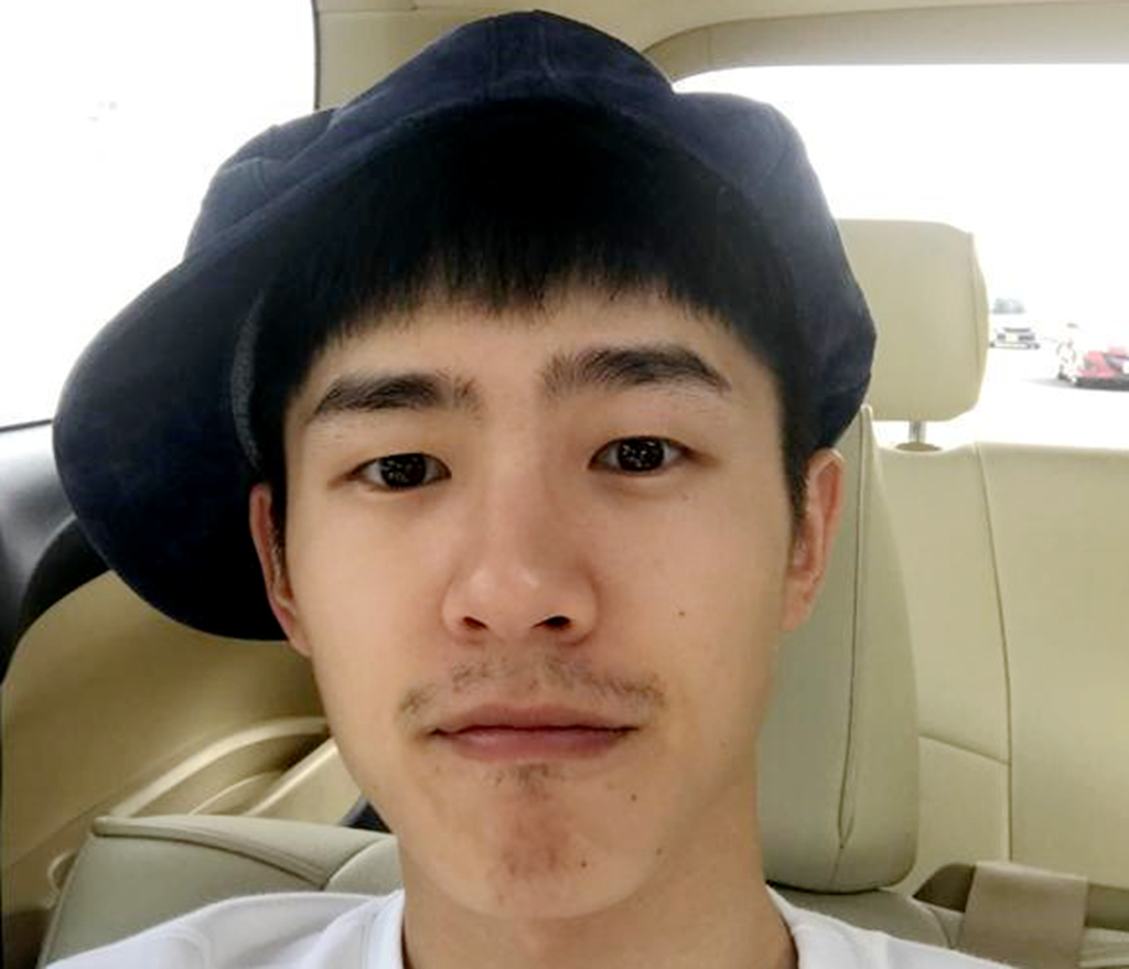 明星自拍哪家强?彭于晏拍鼻孔,范爷"女王蔑视",就服林更新!