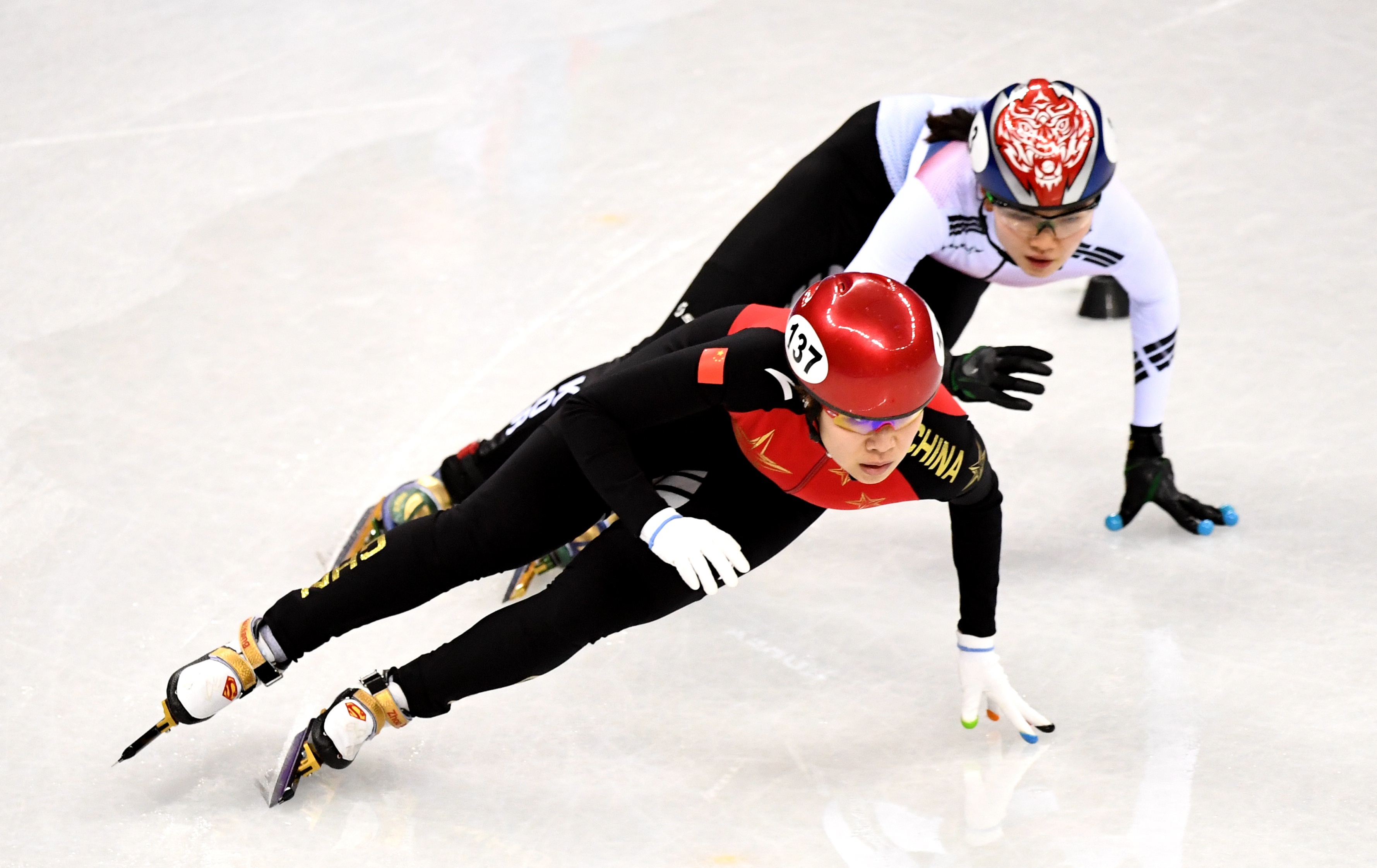 (冬奥会)(45)短道速滑——女子3000米接力:中国队犯规无缘奖牌