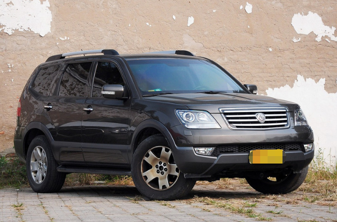 霸锐的外观看着很精神,很有冲劲,也是属于耐看型的,外形不用多说,一眼