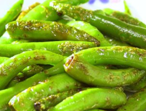 做干煸青椒时,多加一点"它",香辣酥脆,越吃越爽!