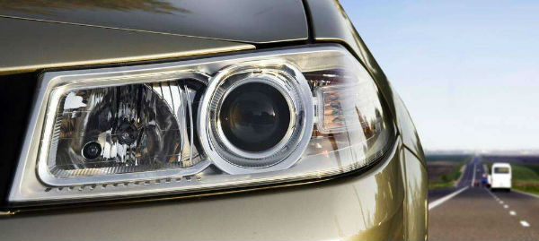 汽车前大灯不亮的原因,汽车大灯不亮怎么维修