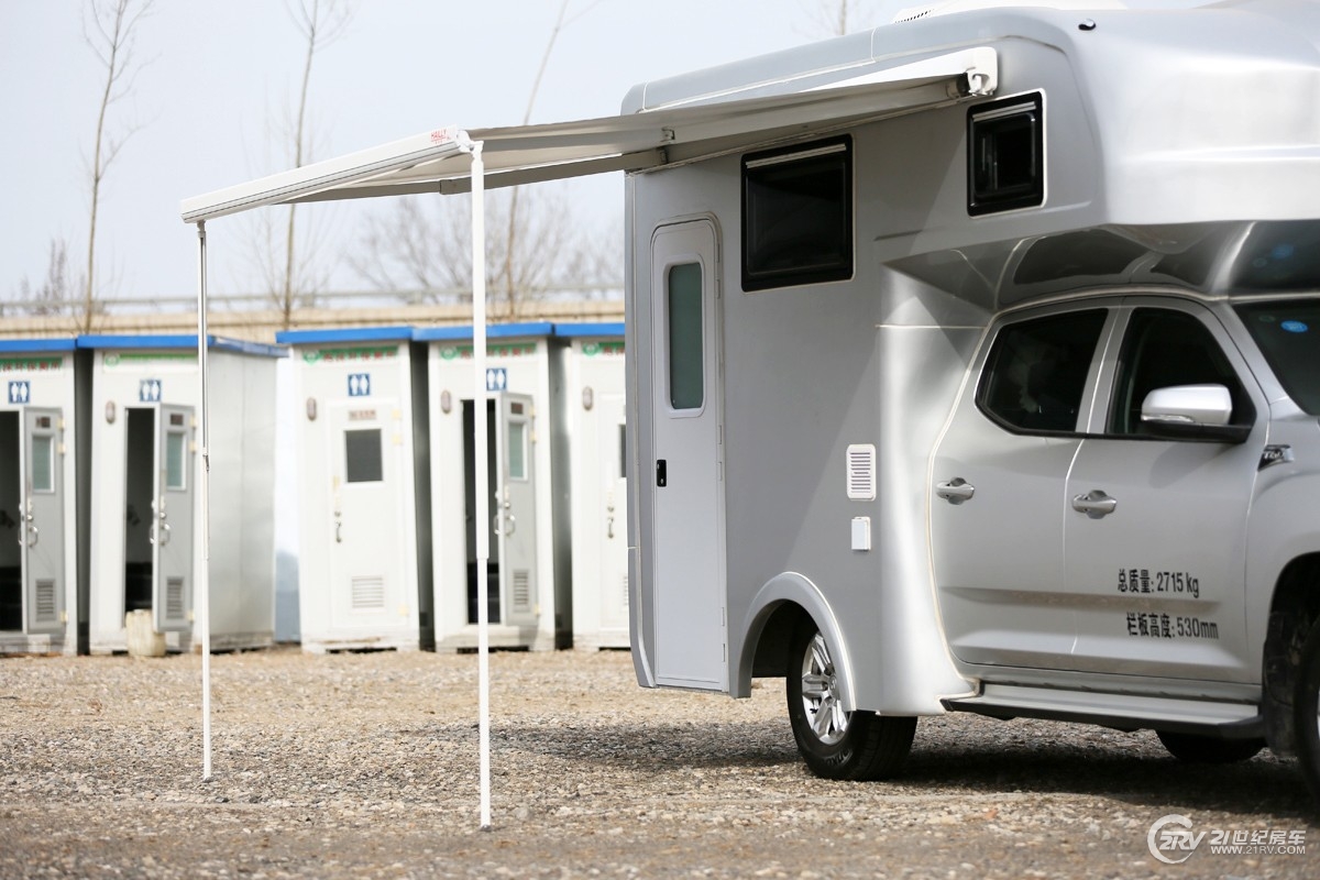 亲民款四驱皮卡房车 爱旅途t60双排皮卡房车实拍