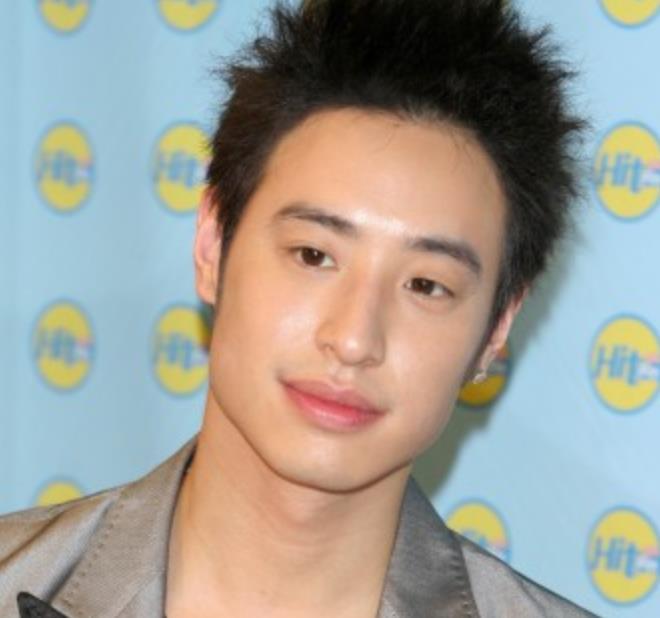 潘玮柏发福到认不出,猛添秋膘,脸胖一圈,网友:怎么这么像韩红