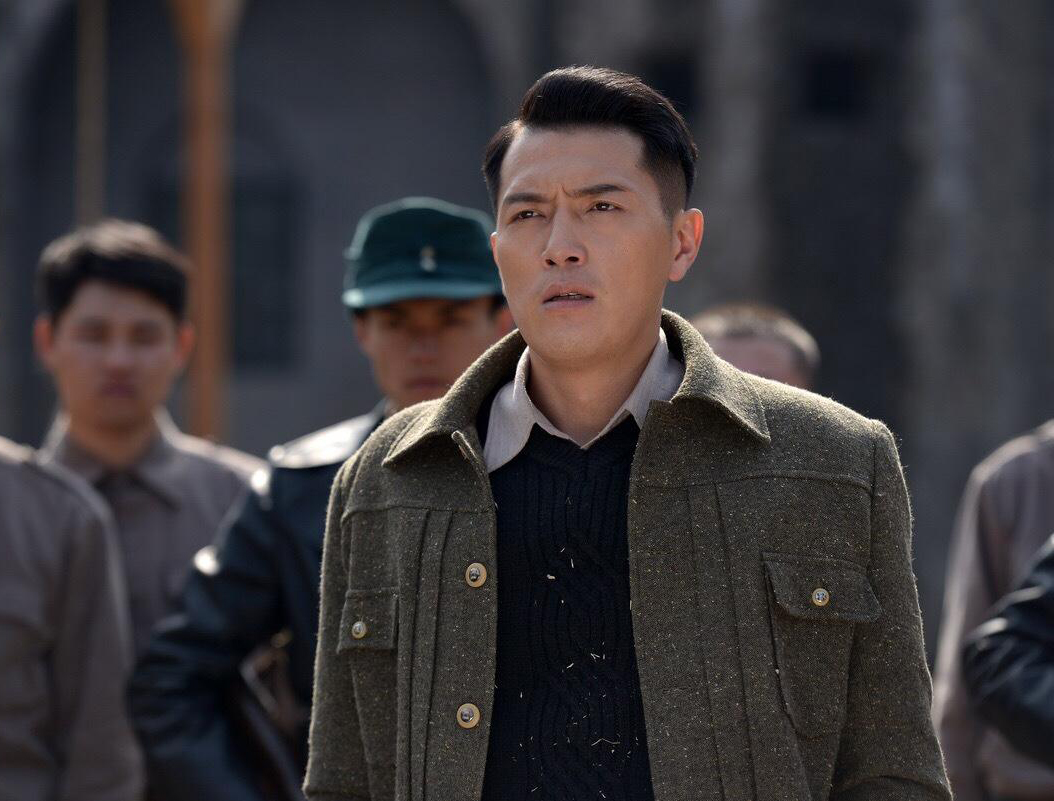 而在近几年热播的《特种兵》系列电视剧里,张进也有精彩的演出,如在