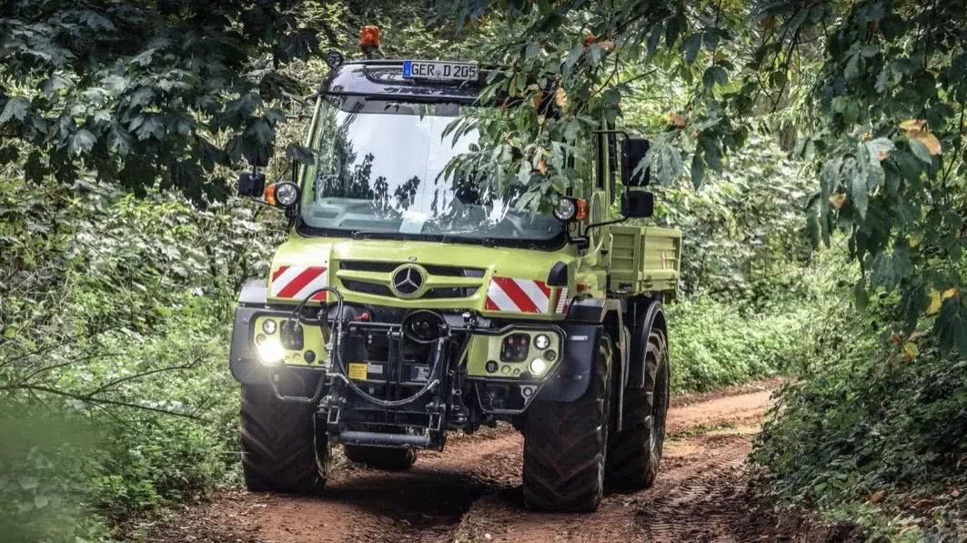 末日战车 - 奔驰乌尼莫克(译)