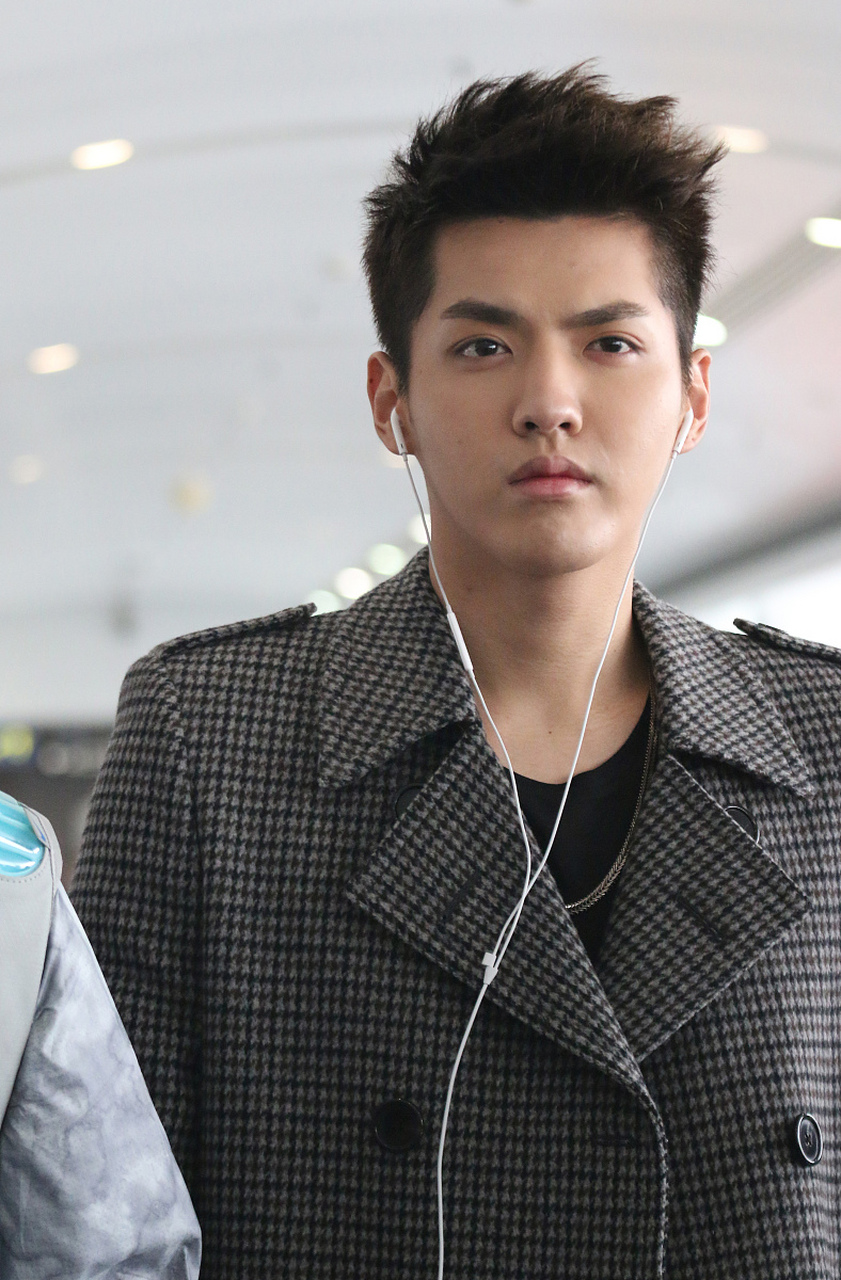 吴亦凡案二审宣判# 作为一名内容作者和语言专家,我当然要紧跟热点