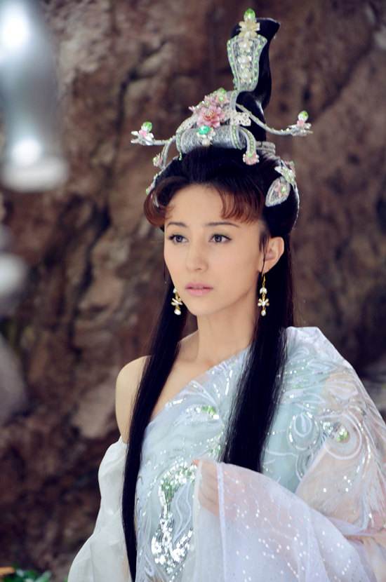 4年前这部百集神话剧,汇集众多美女,张馨予李依晓演同一角色