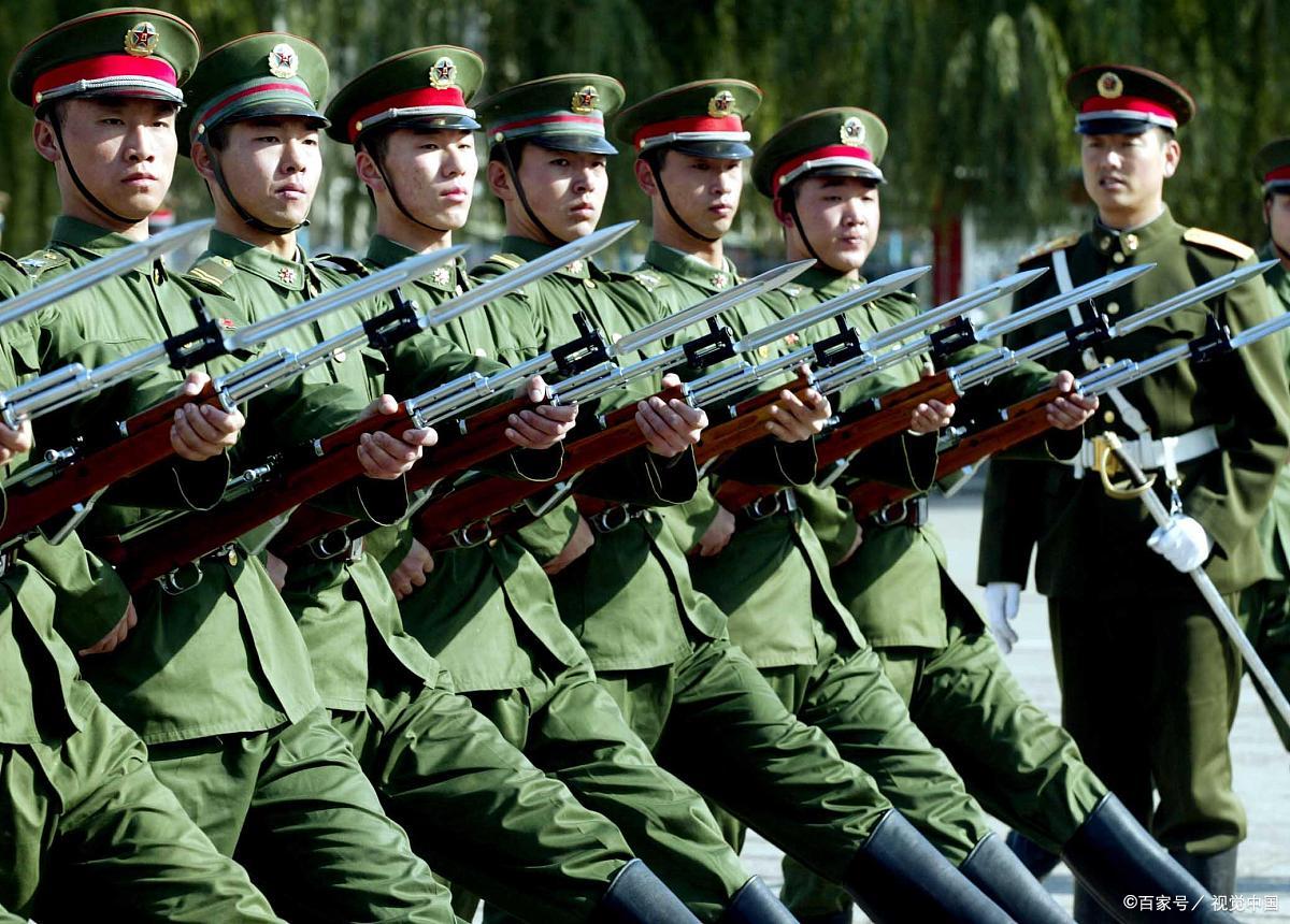 这得从中国的军种说起,中国人民解放军现有陆军,海军,空军,火箭军
