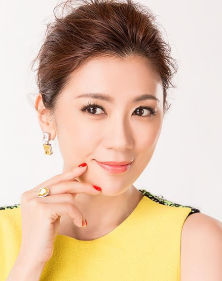 贾静雯清新淡雅的模样甜美十足!