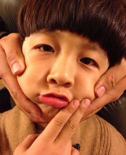 狂笑30秒!天天和石头的挤脸照,大家看过吗 ?