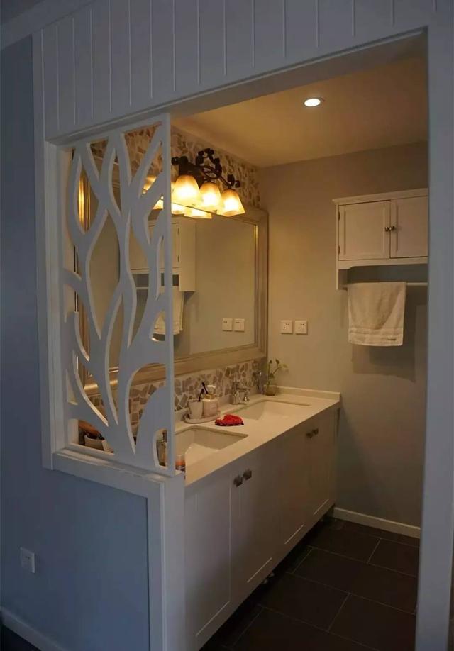 入户门正对着卫生间怎么办?教你这样设计隔断,提升装修档次!