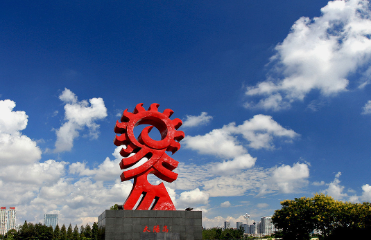 到了日照,在海边走走,呼吸一下带着大海气息的空气,就是最舒适的一件