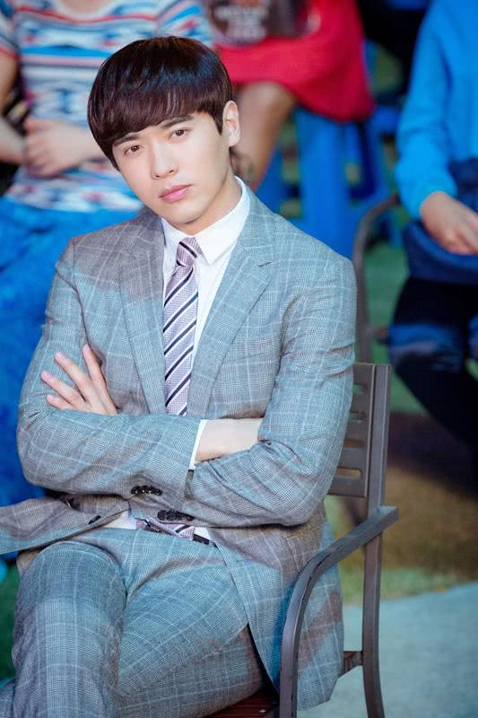 云翔申请拿回女儿护照被批准,王晶继续申请保释