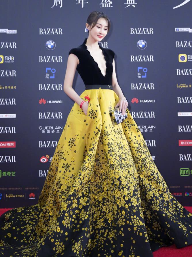 张馨予的最美伴娘林鹏,没想到曾和范冰冰有误会,穿搭有女王范