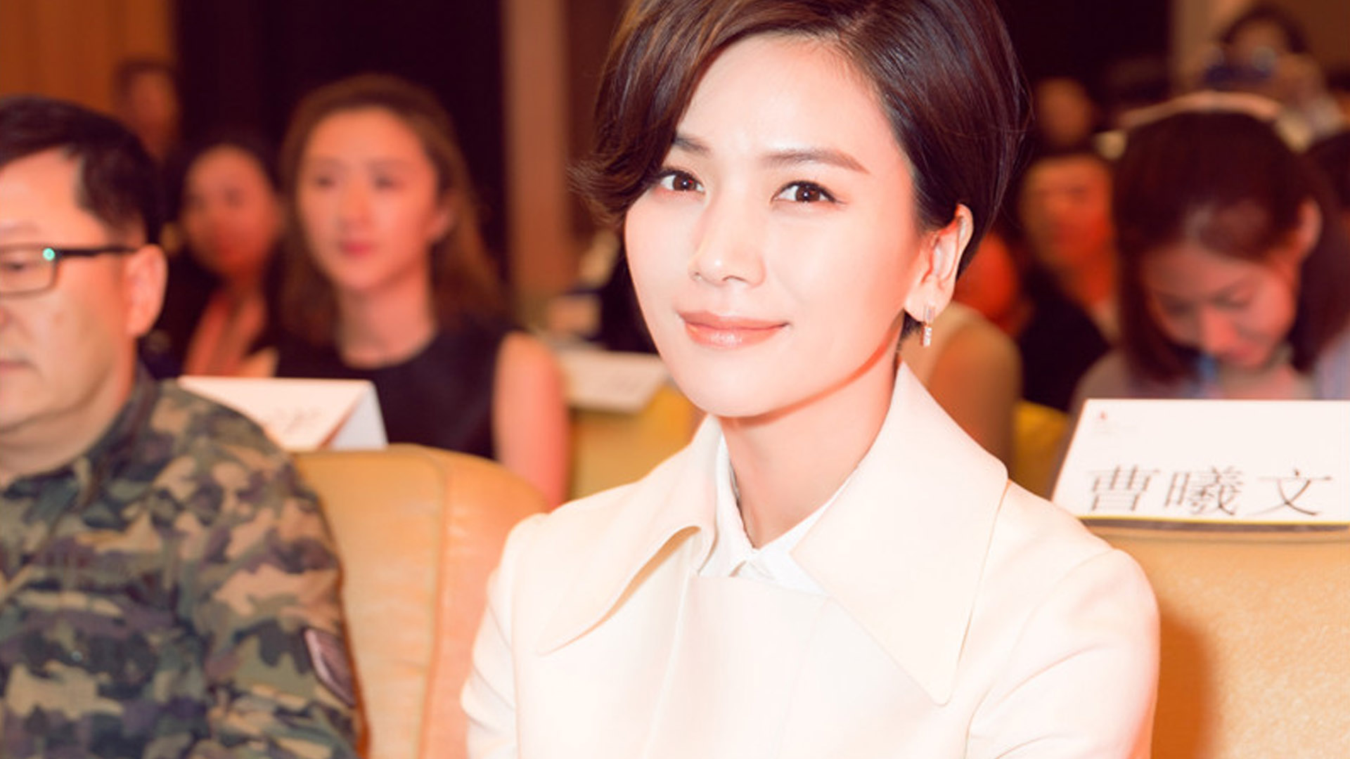 曹曦文否认抢赵丽颖的戏,自嘲38线艺人,被曝光真实身份遭打脸!