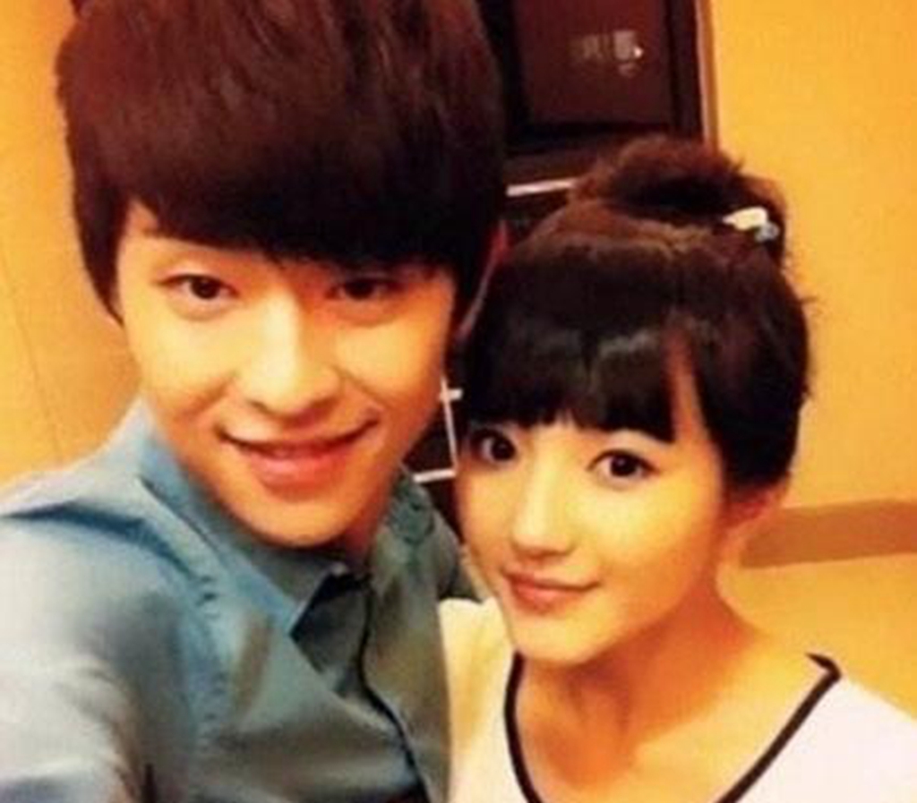 邓伦的前任,因父亲的反对而分开,网友:邓伦的审美很专一!