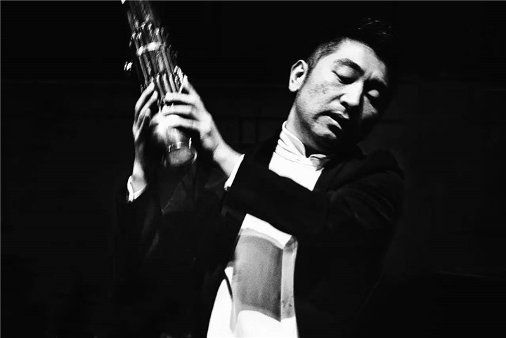 央金拉姆,1973年8月10日出生于中国甘肃天祝 ,藏族心灵音乐家,现代