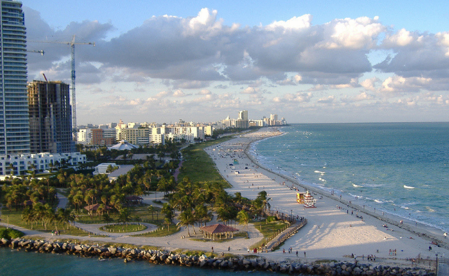 在佛罗里达州东南部的比斯卡湾上,坐落着佛州的首府——迈阿密,这里以