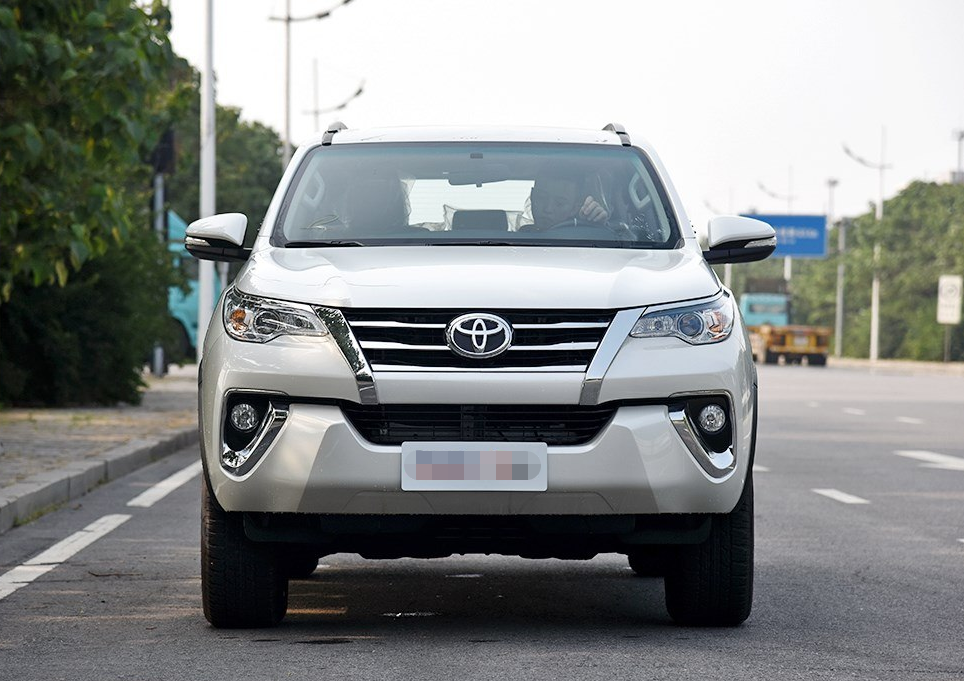 如果买不起汉兰达可以考虑它,霸气更胜一筹,仅需25万左右?