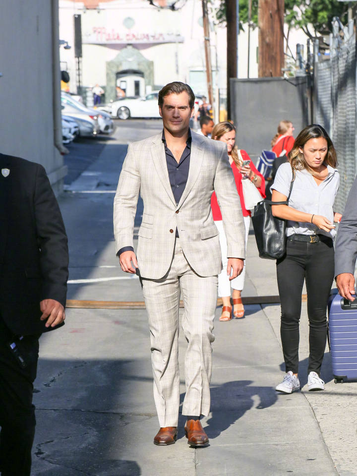 "大超"亨利·卡维尔最新街拍极清美图大赏!