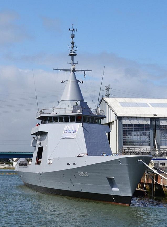 法国人究竟能洋气到什么程度?看了这艘2000吨的小军舰你就懂了