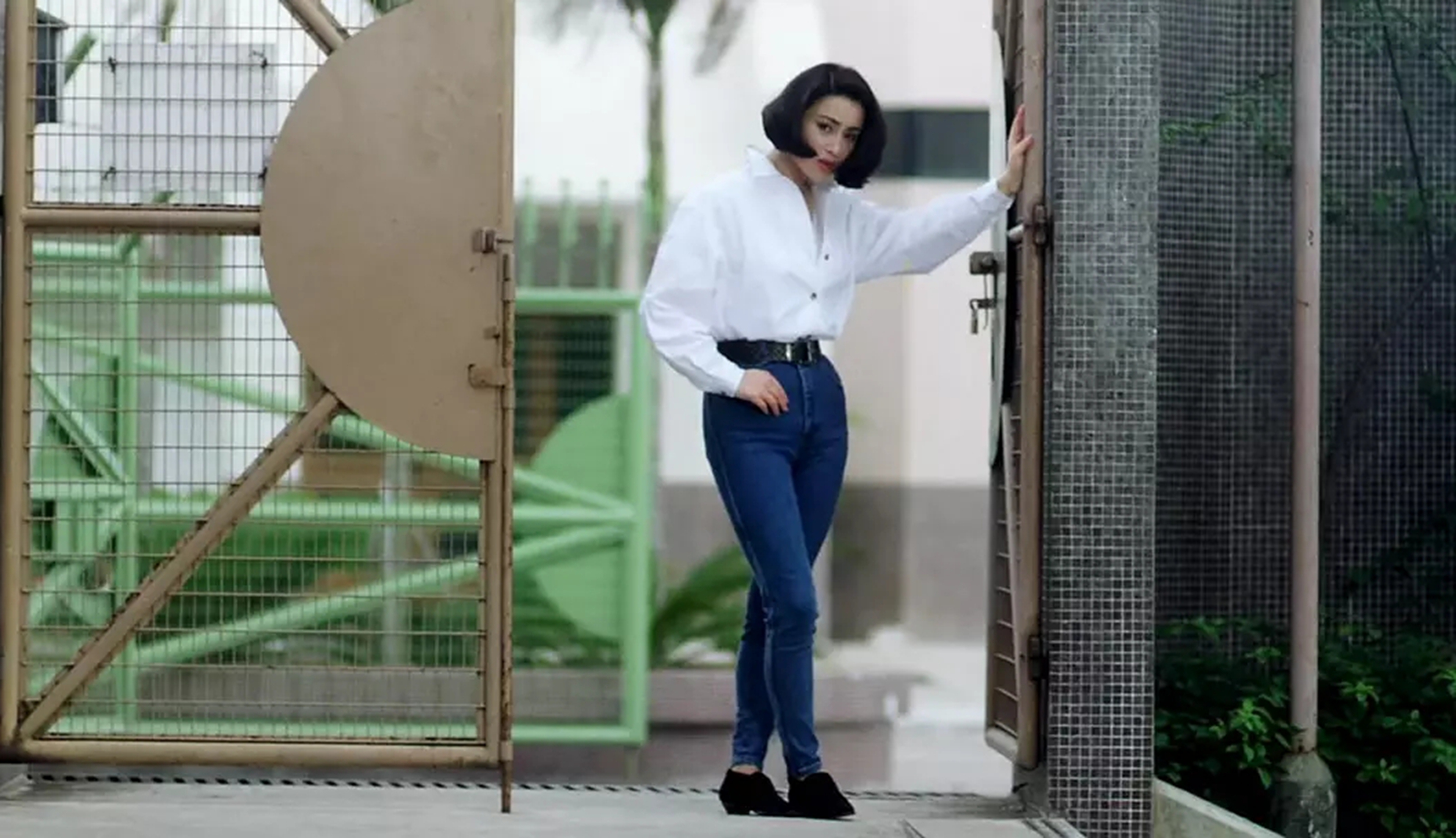 《辣手神探》,可以说是吴宇森"暴力美学"的集大成之作.