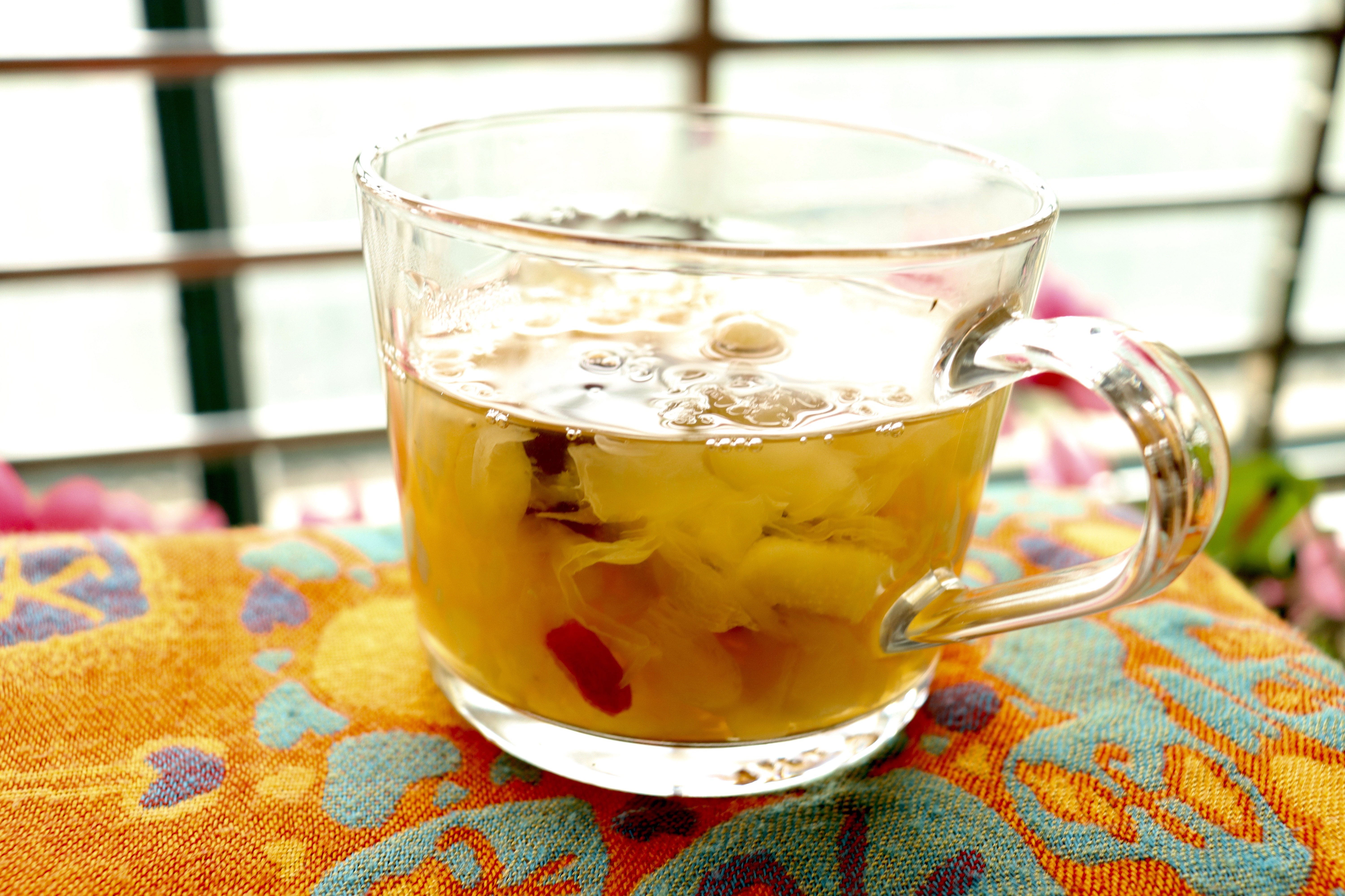 一煲银耳待春来,冬虽寒,我有热汤增暖意