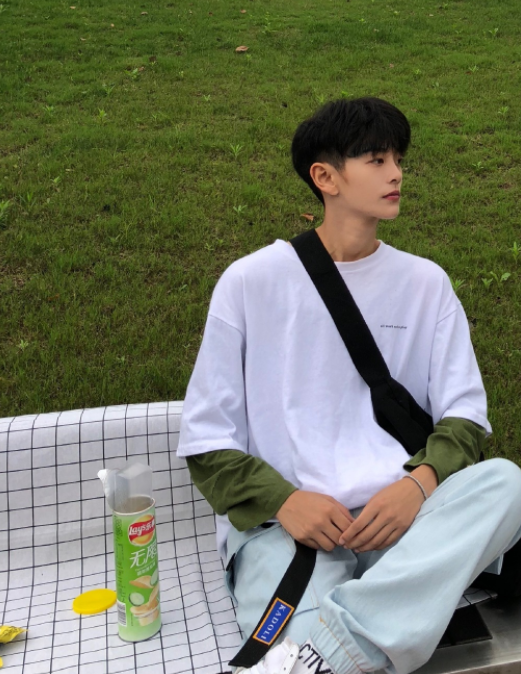 杨幂签约"女版南柱赫",短发造型惹争议,网友:又一个金星?