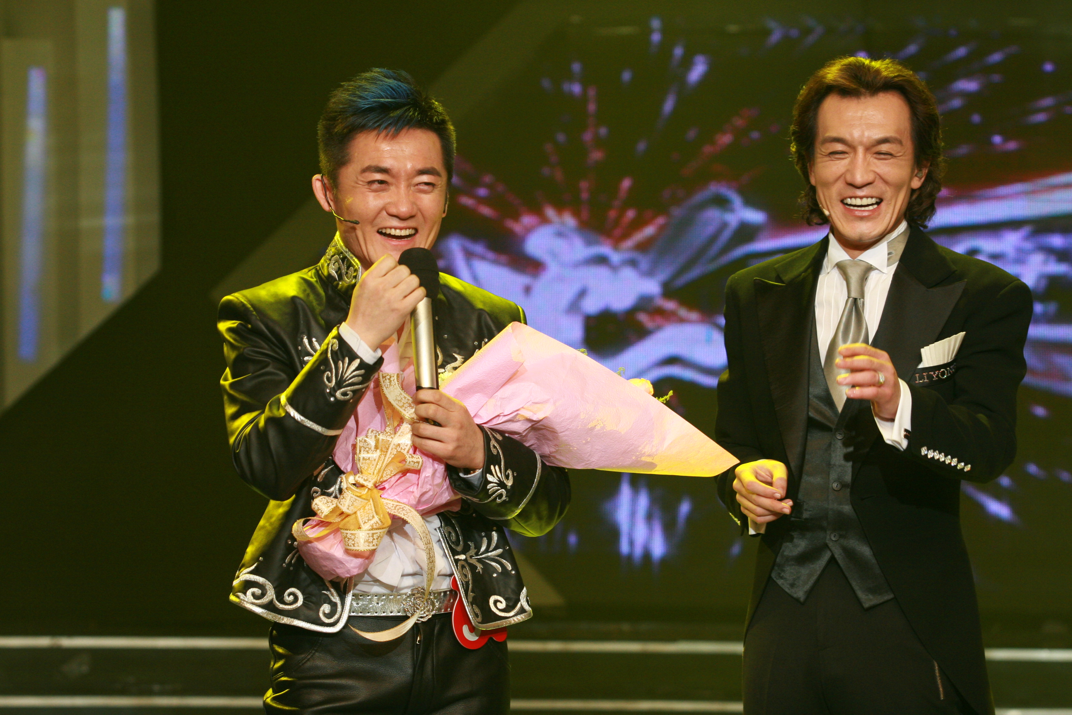 李咏舞台上的瞬间,被以这种方式铭记,活在心间