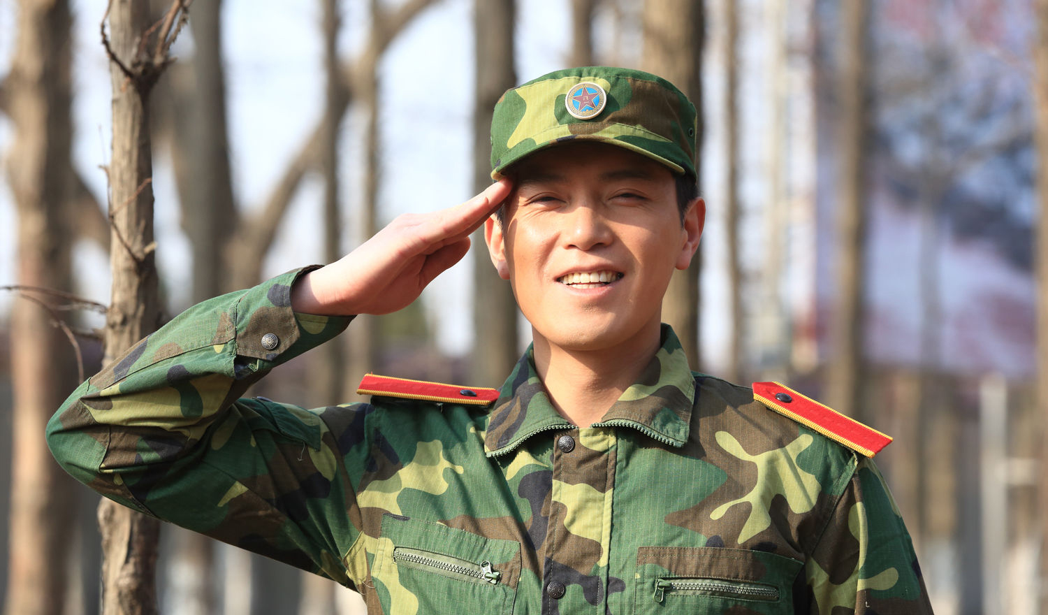 而在近几年热播的《特种兵》系列电视剧里,张进也有精彩的演出,如在