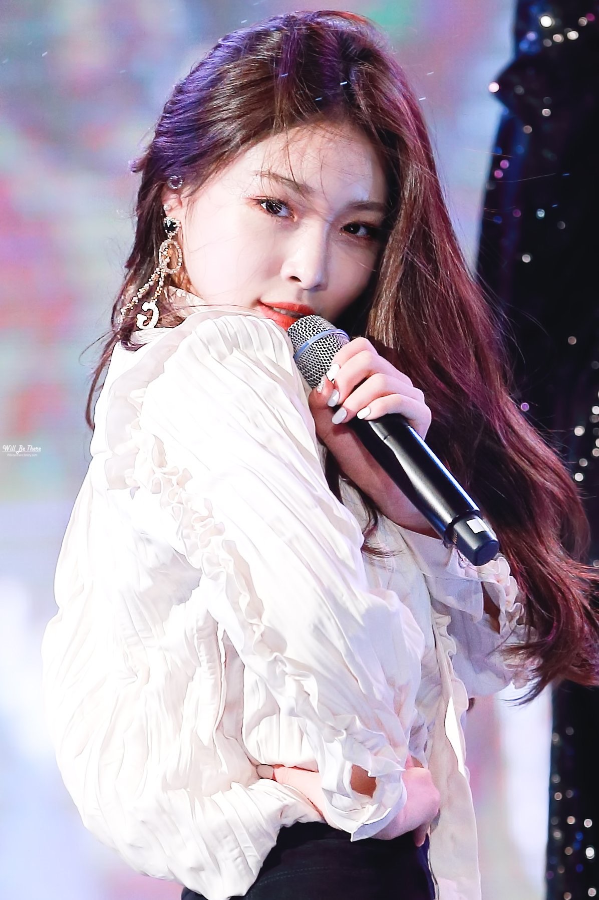 韩国大势solo歌手金请夏,《不朽的名曲》中再次展现了非凡的唱功