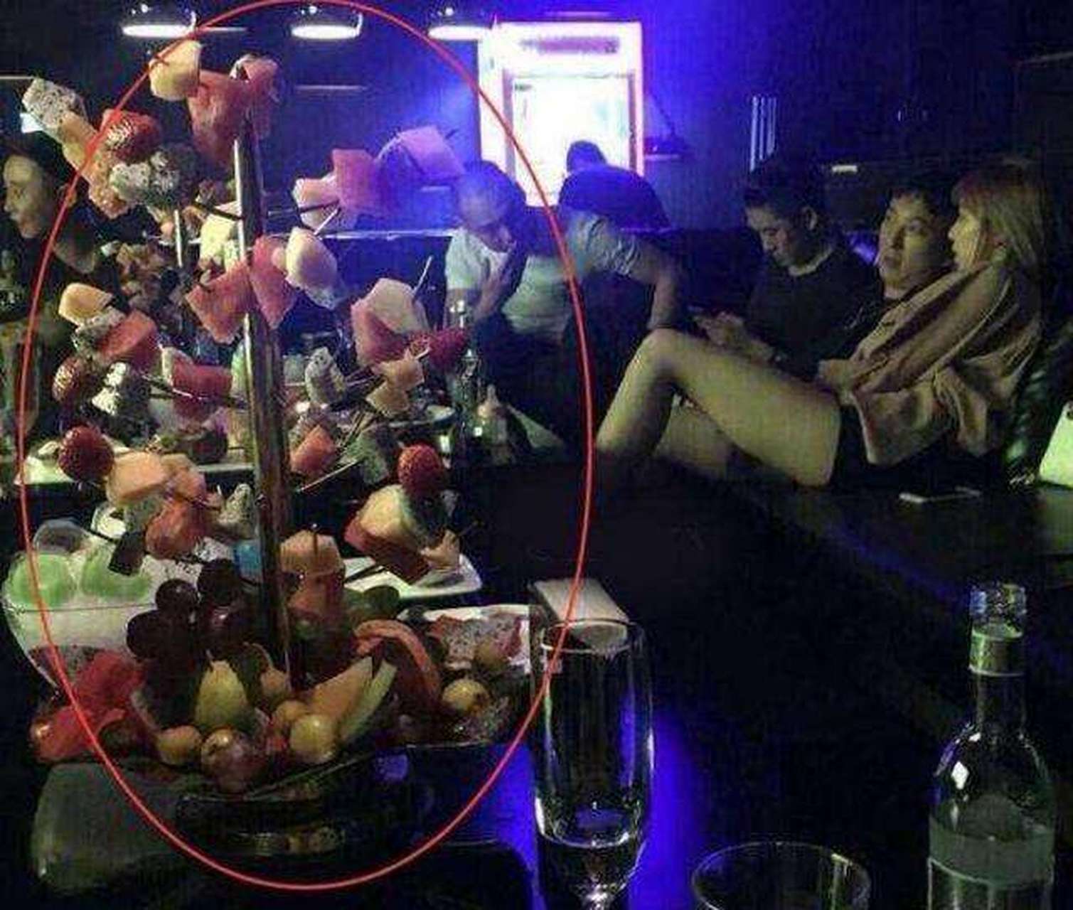 夜嗨泉城啤酒趴#王思聪杭州夜店被网红环绕,被曝一晚消费30万.