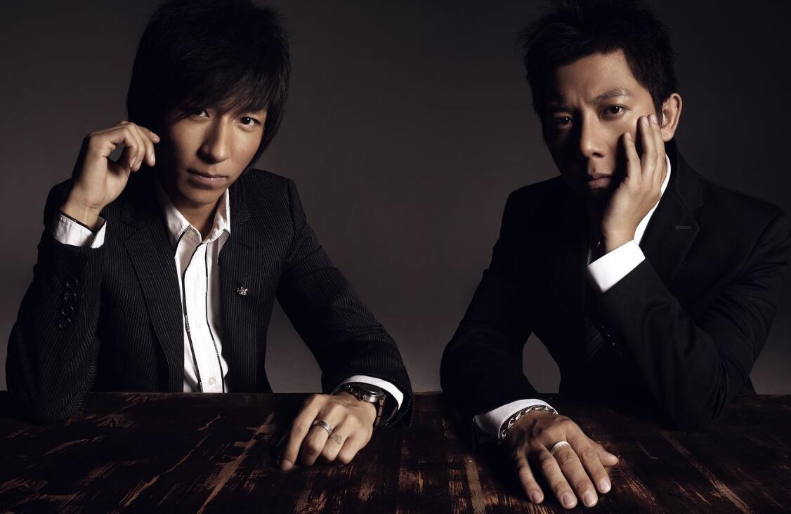 喜欢羽泉的朋友们应该知道今年是羽泉组合成立的20周年,他们也正在