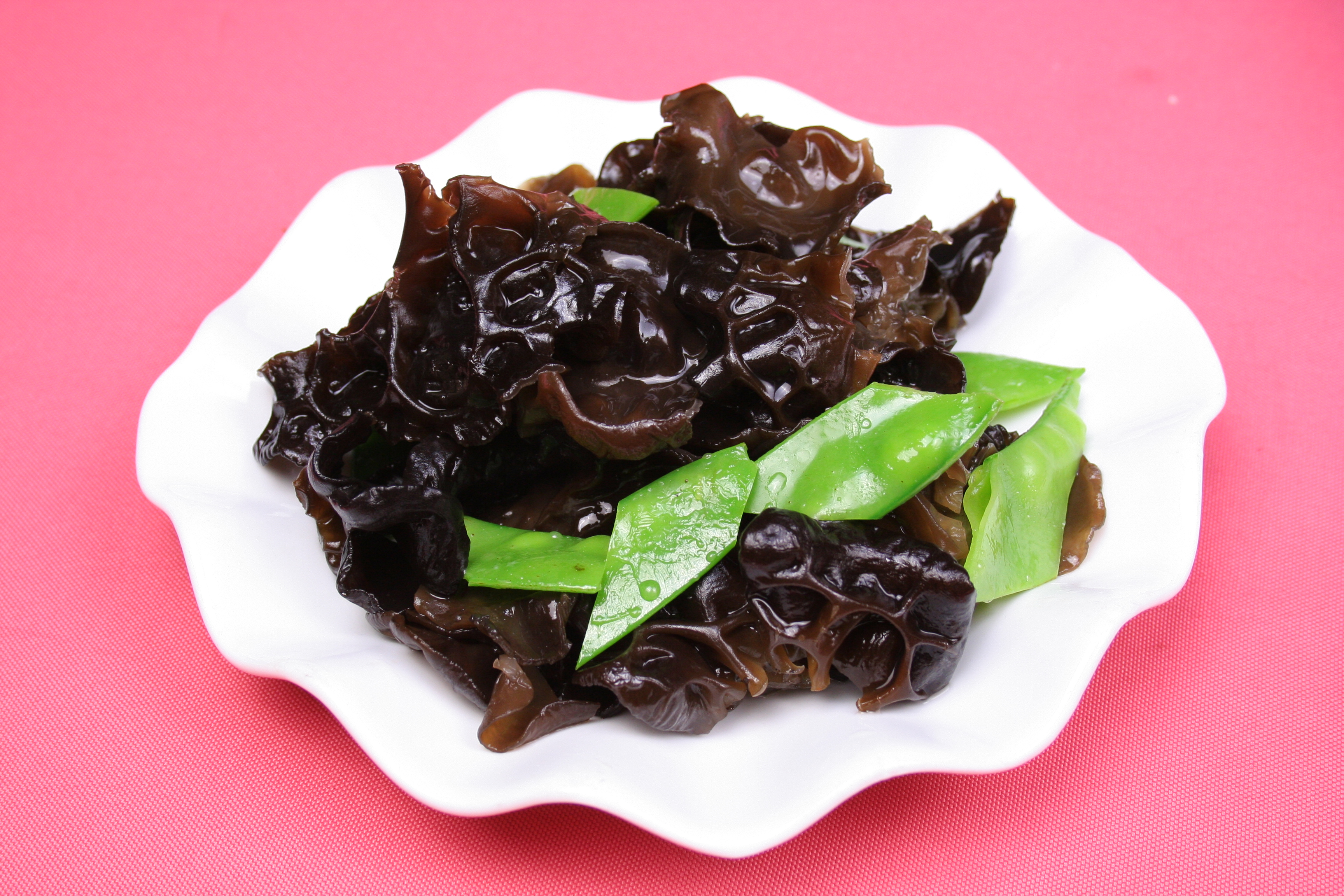 美食新花样:周末空闲时间多,试一试这六道美味佳肴,吃了忘不了 黑木耳