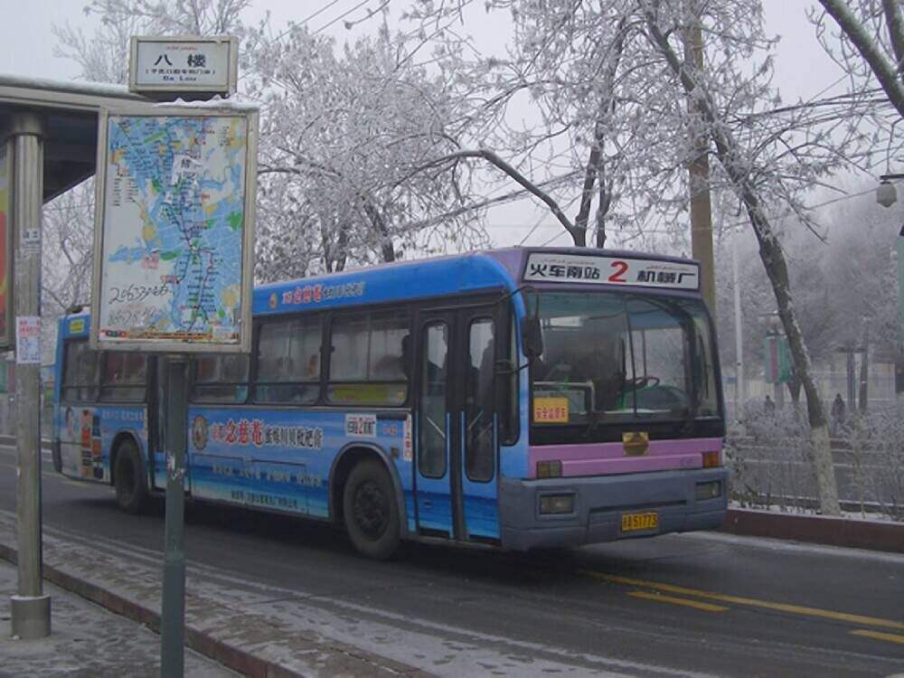 涨见识了"停靠在八楼的二路汽车"竟然真的有,刀郎没骗我们