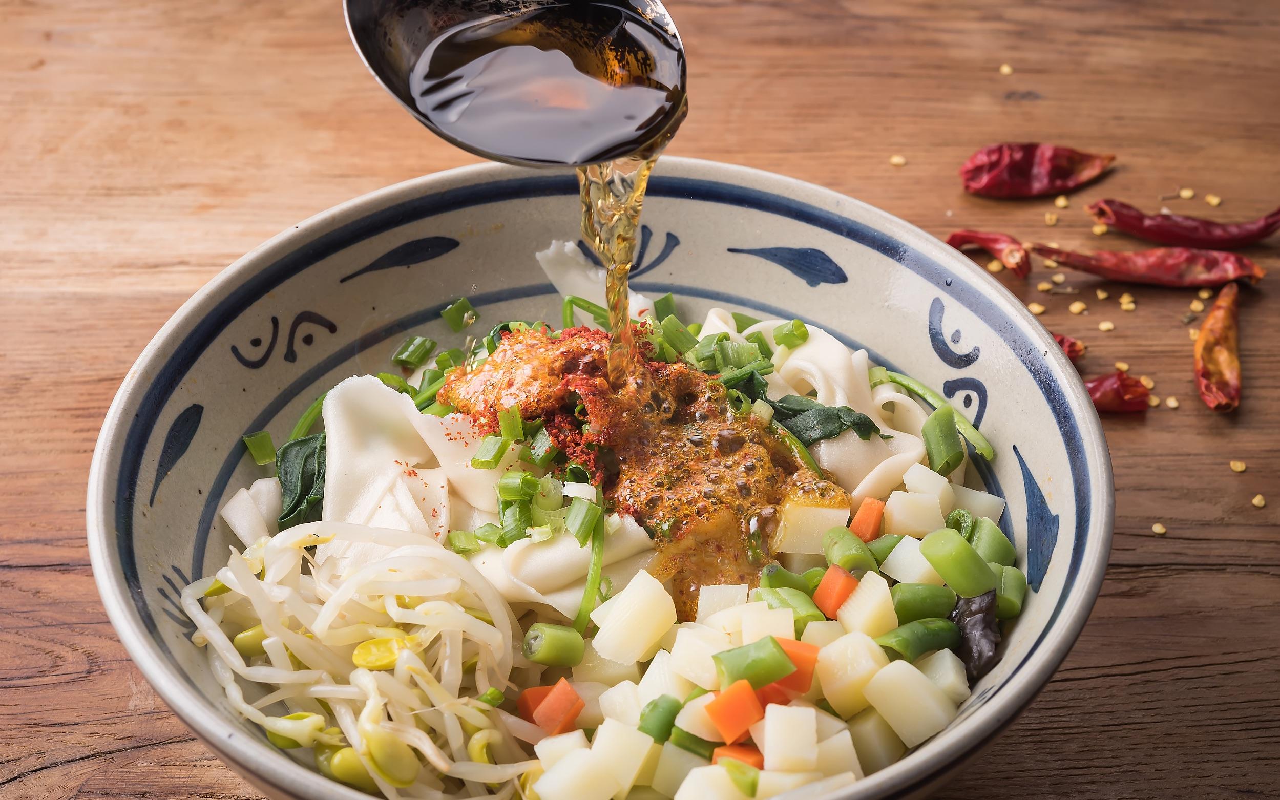 日本人认为最好吃的中国面条,北方面条占5碗,南方人看后不乐意