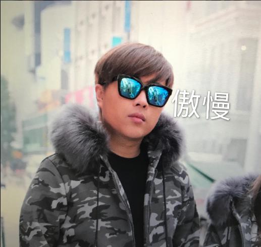 卢本伟最新自拍照来了!与uu赵梦玥同游日本,卢本伟帅气依旧!