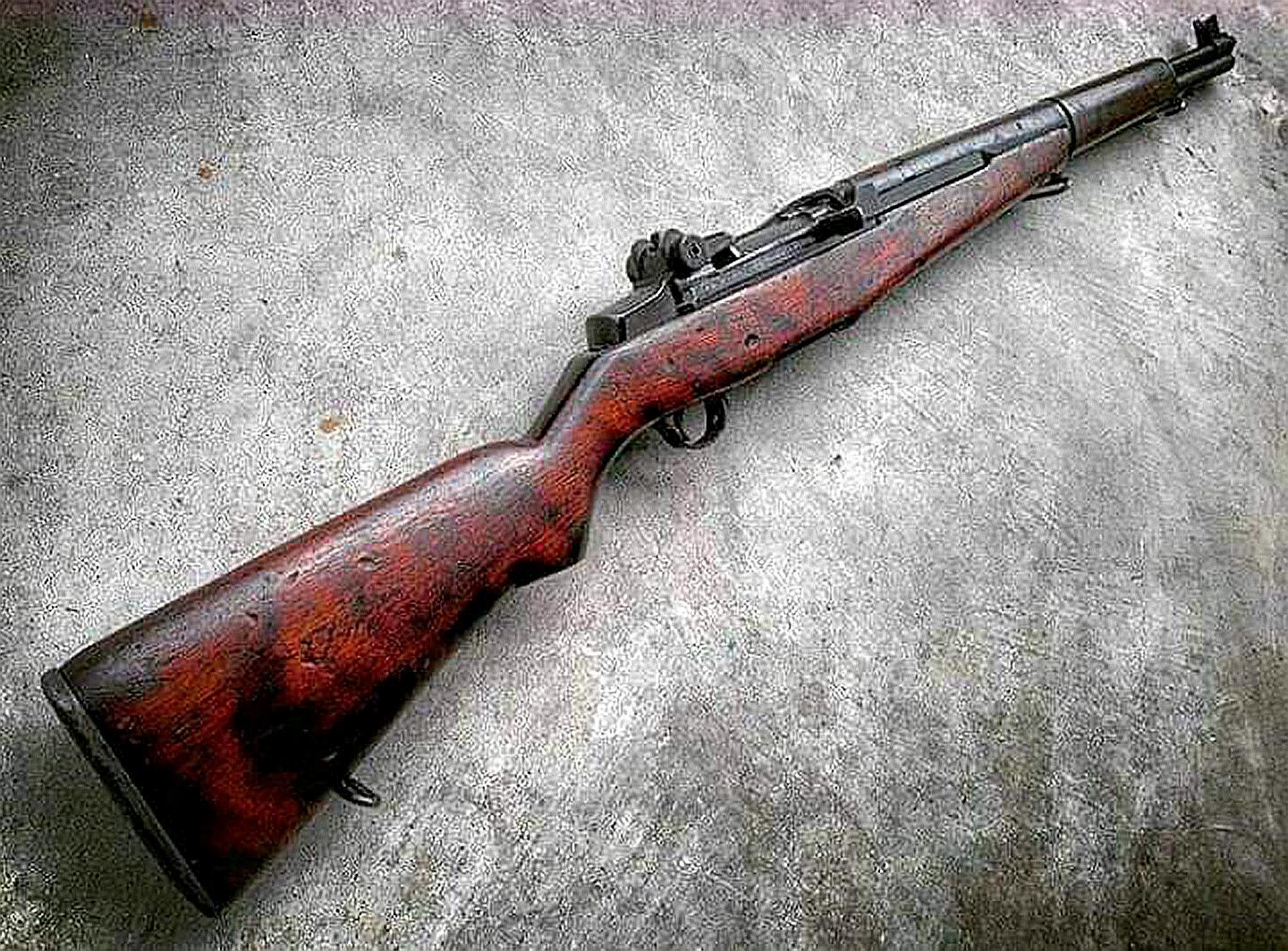 m1加兰德步枪是第二次世界大战中最著名的半自动步枪,除了m1卡宾枪外