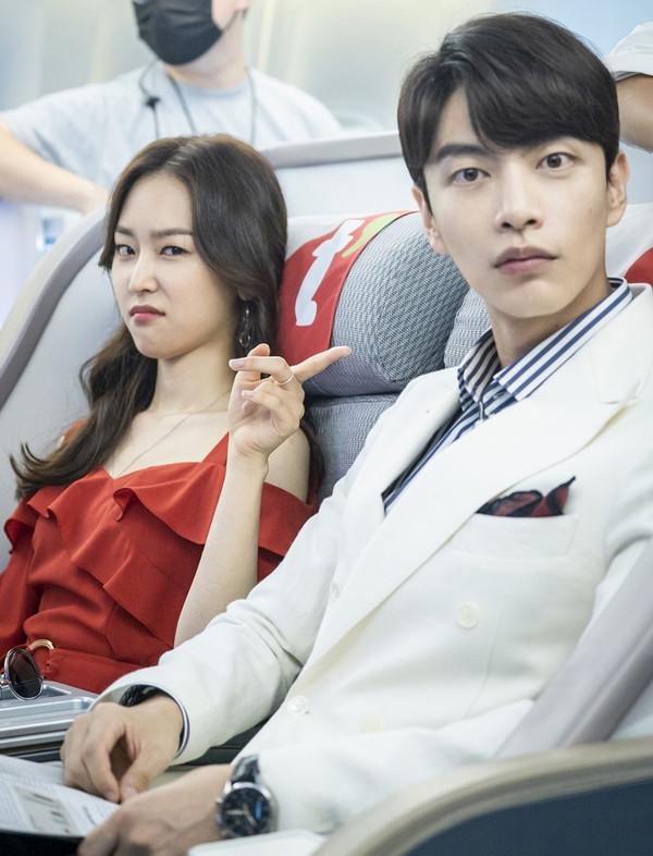 《内在美》海报剧照!她究竟怎么做到的