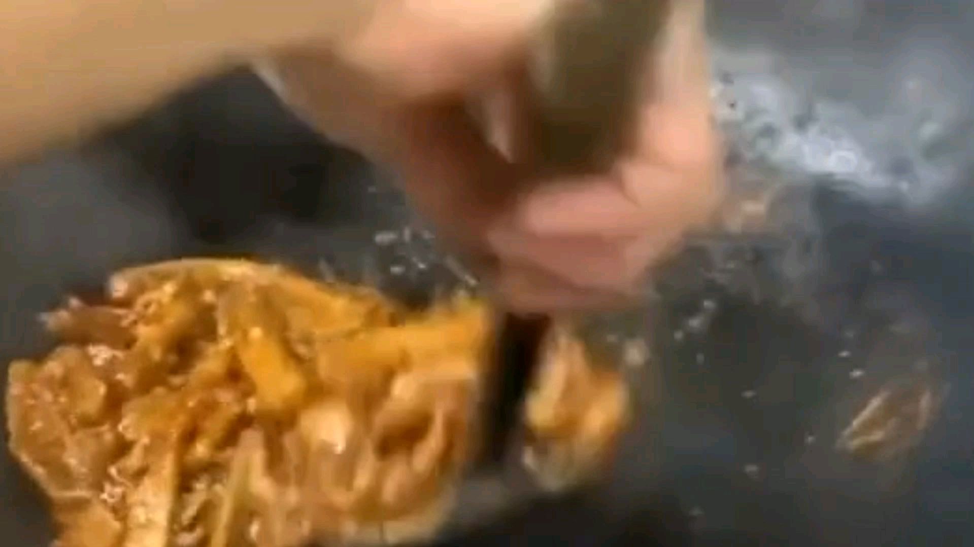 广东咸鱼茄子煲的正宗做法,比饭店的做的都好吃,秘诀在这里