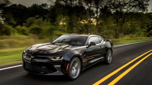 第五代雪佛兰科迈罗,一款动感的大黄蜂,带给你无穷无尽的激情