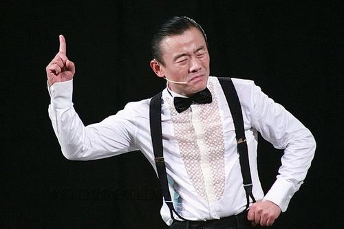 周立波多有钱?中国第1台ktm是他的,劳斯莱斯幻影赛在车库