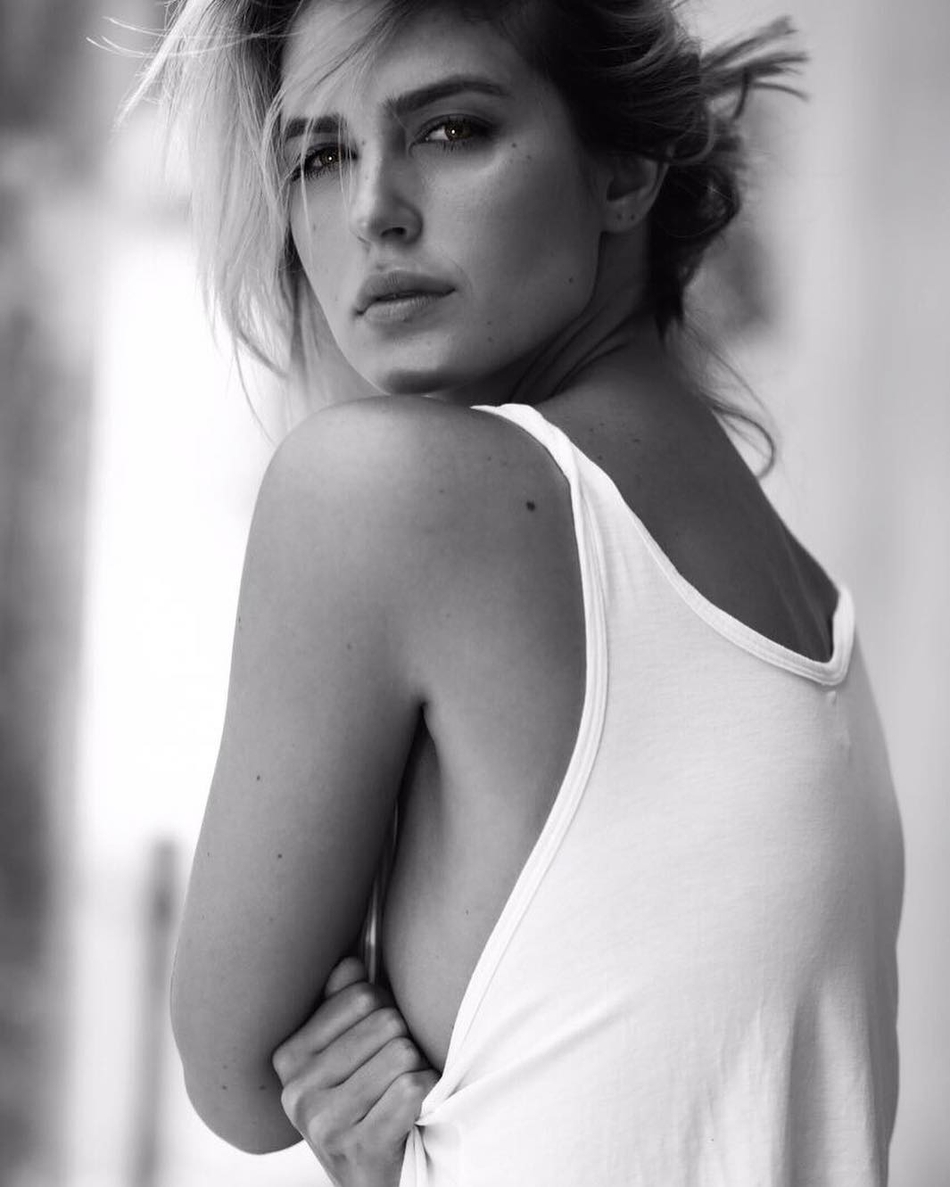 图集-fe车手皮奎特现任女友写真