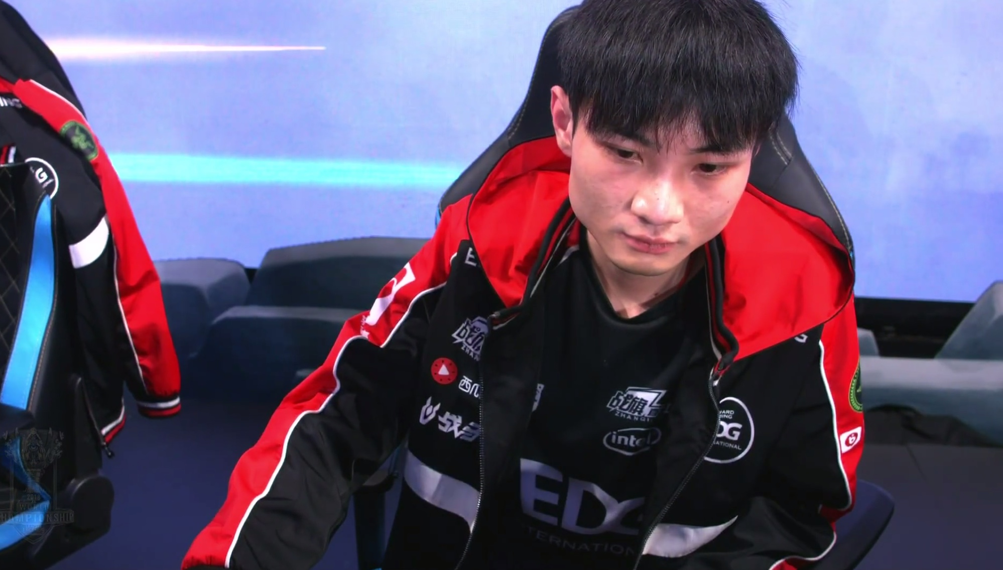 edg止步八强,haro赛后表情难受,网友:这bp选出来就输了!