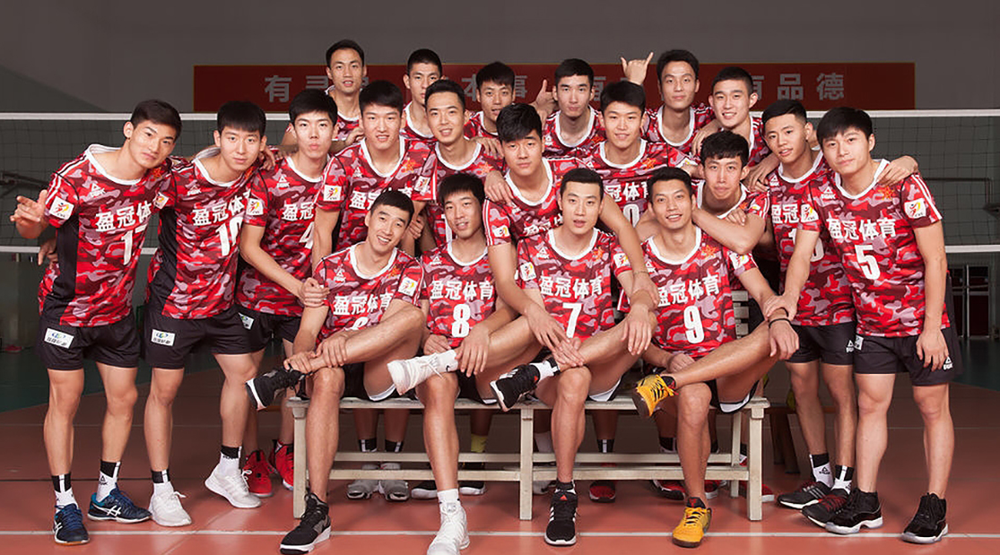 过分!八一男排教练疑似殴打球员,8倍慢镜回放还原现场细节!